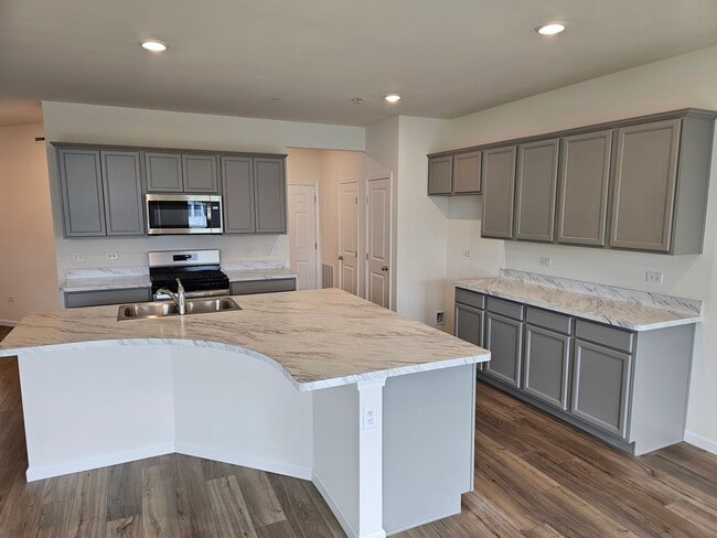 Building Photo - 5954 Hawkweed Dr
