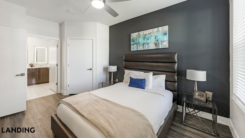 Building Photo - 4950 W Prescott St