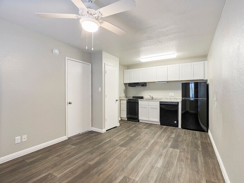 Valencia Park 5104 E Van Buren St Phoenix AZ 85008 Apartment Finder