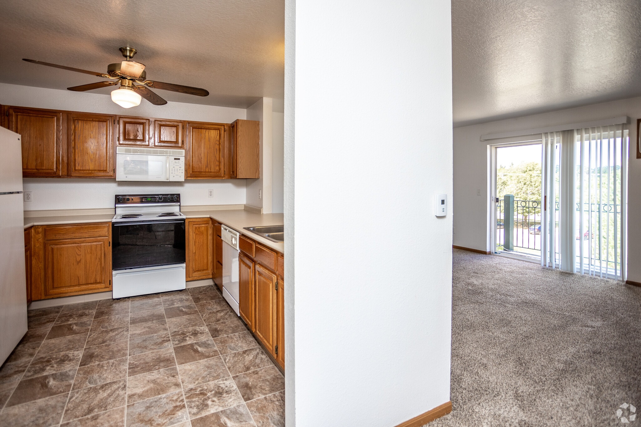 1BR, 1BA - 648 SF - Venbury Trail