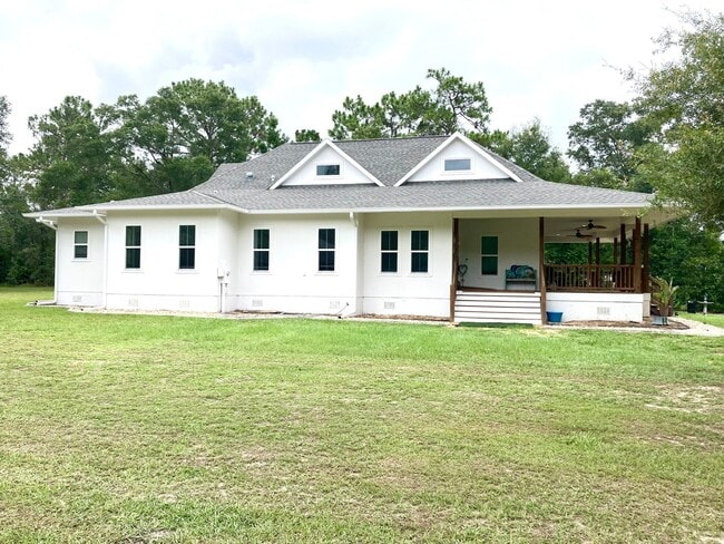 Building Photo - Tranquil Porch Retreat