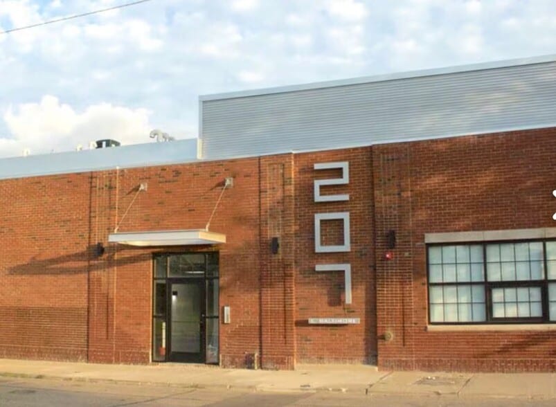 Building Photo - 207 E Baltimore Ave