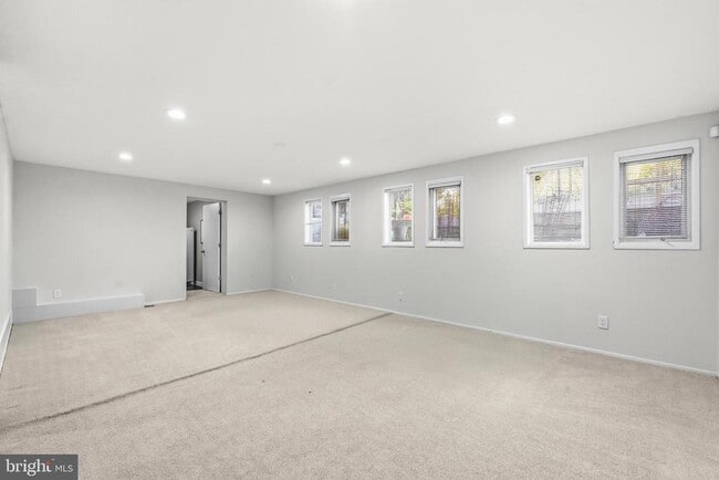 Building Photo - 9416 Holbrook Ln