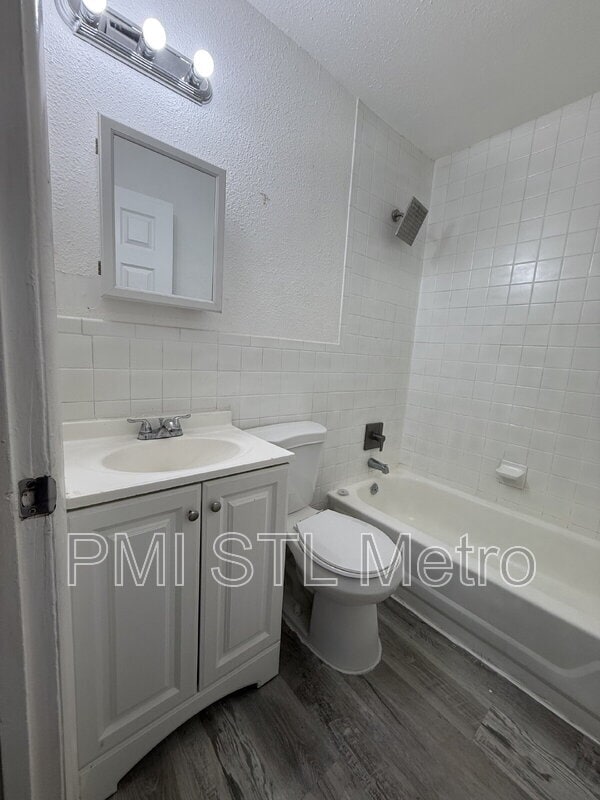 Building Photo - 10816 Spring Garden Dr