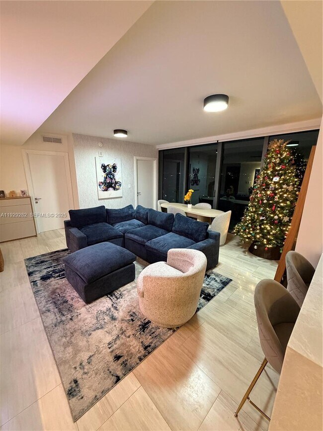 Building Photo - 1451 Brickell Ave