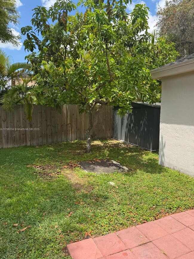 Building Photo - 9848 SW 117th Pl