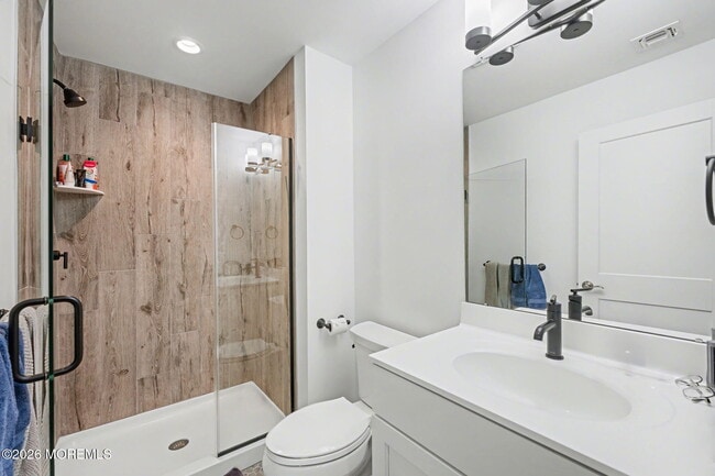 Building Photo - 25 Catherine St