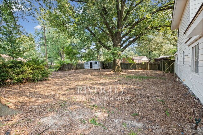 Building Photo - Beautiful 2 Story Home, Section 8 Welcomed !!!!!!