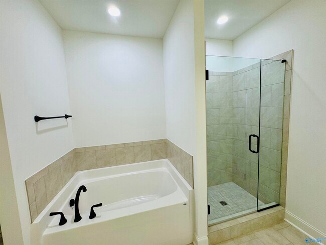 Building Photo - 9071 Mountain Preserve Blvd SE