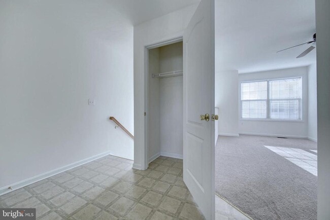 Building Photo - 8 Shady Tree Ct