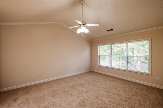 Building Photo - 1060 Lyndhurst Way