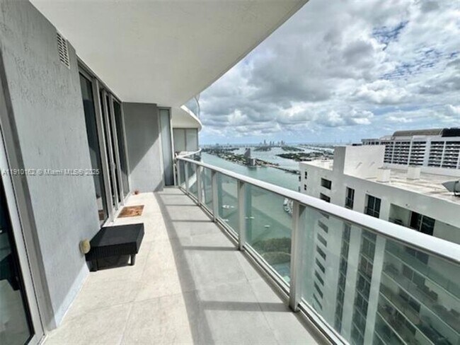 Building Photo - 488 NE 18th St