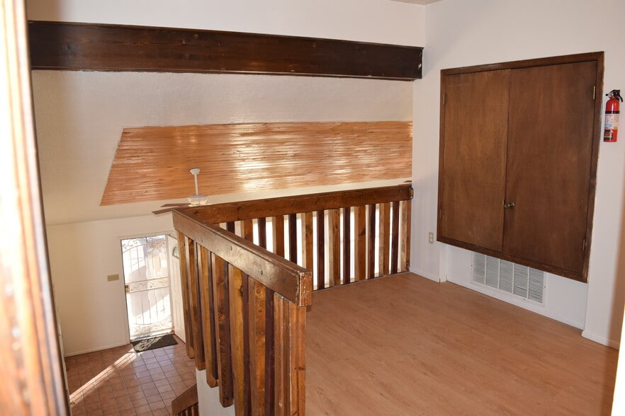 Building Photo - 1937 Sunshine Ter SE