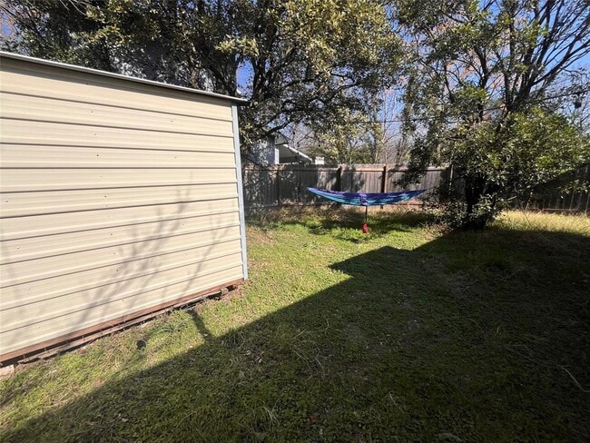 Building Photo - 1410 W 51st St