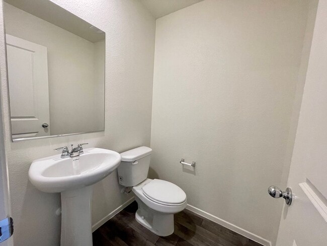 Building Photo - Wonderful 2-story, 3-bed, 2.5-bath home