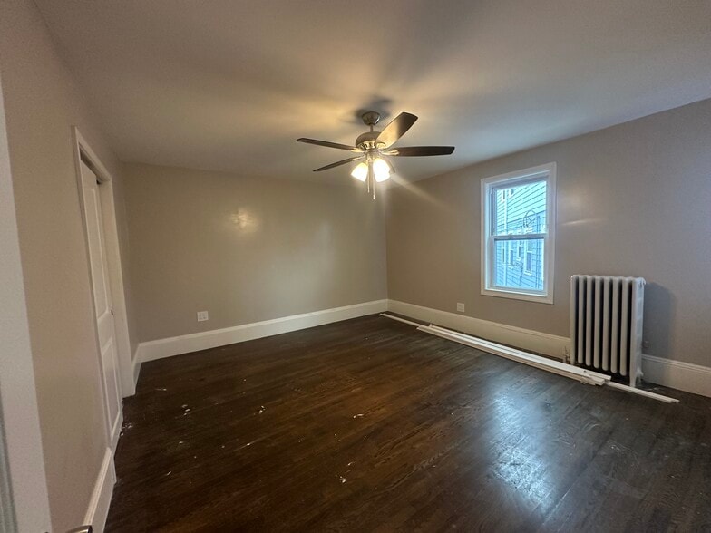 Building Photo - 13 Gladstone St