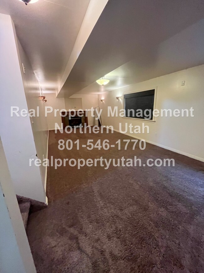 Building Photo - Large 5 Bedroom Home In Farmington Coming ...