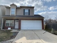 Building Photo - 3 Bedroom 3 Bath House with 2 Car Garage