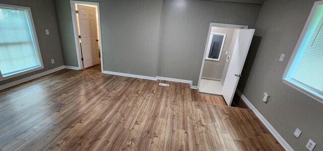 Building Photo - Single Family Home 3BR / 2.5BA