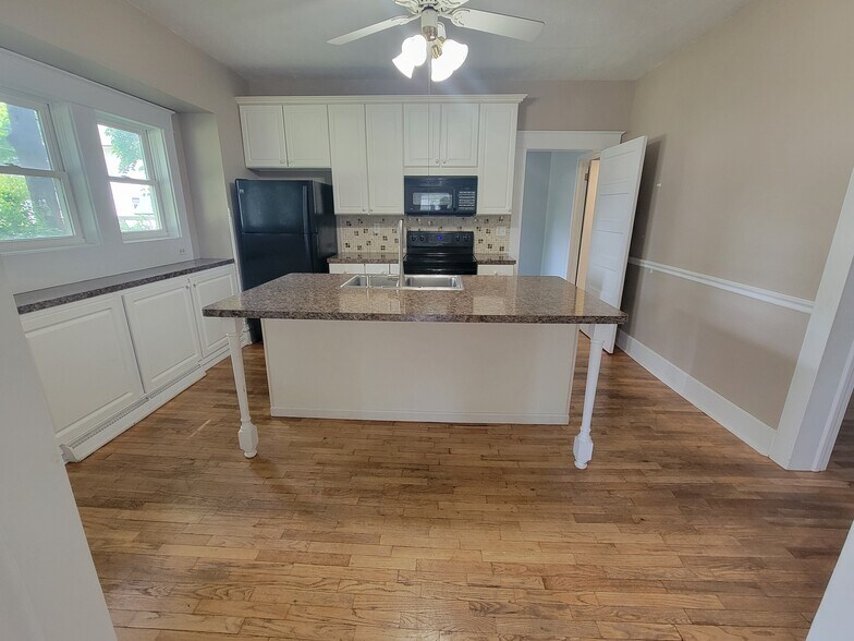 Kitchen - 134 W Spruce St