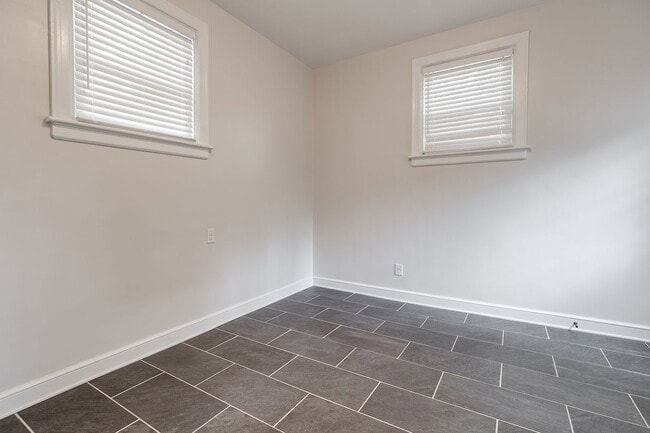 Building Photo - 4907 Cutshaw Ave