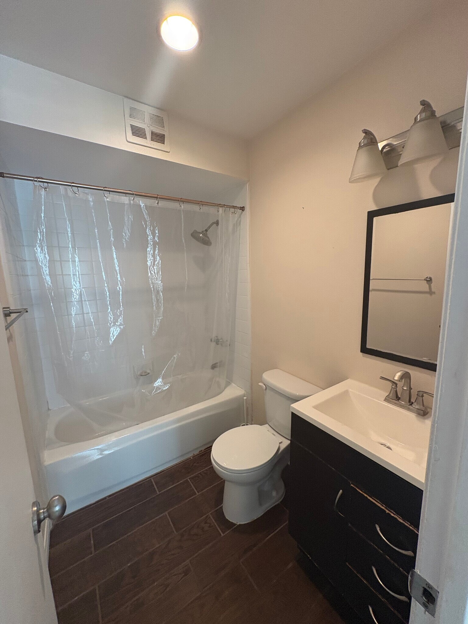 Building Photo - 6505 Green Valley Cir