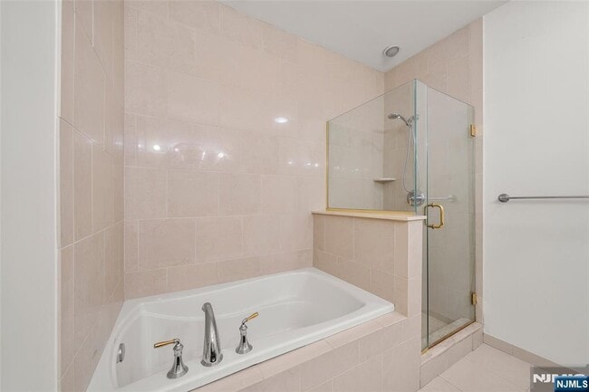 Building Photo - 2404 Windsor Park Ct