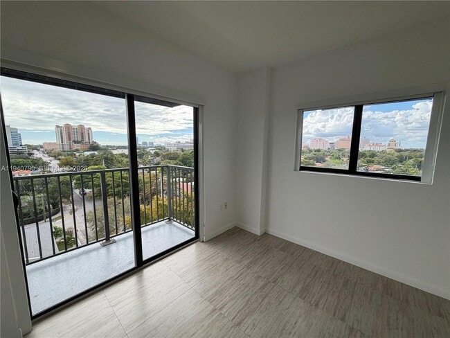 Building Photo - 1801 SW 32nd Ave