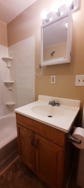 Building Photo - 2911 Clifton Ave