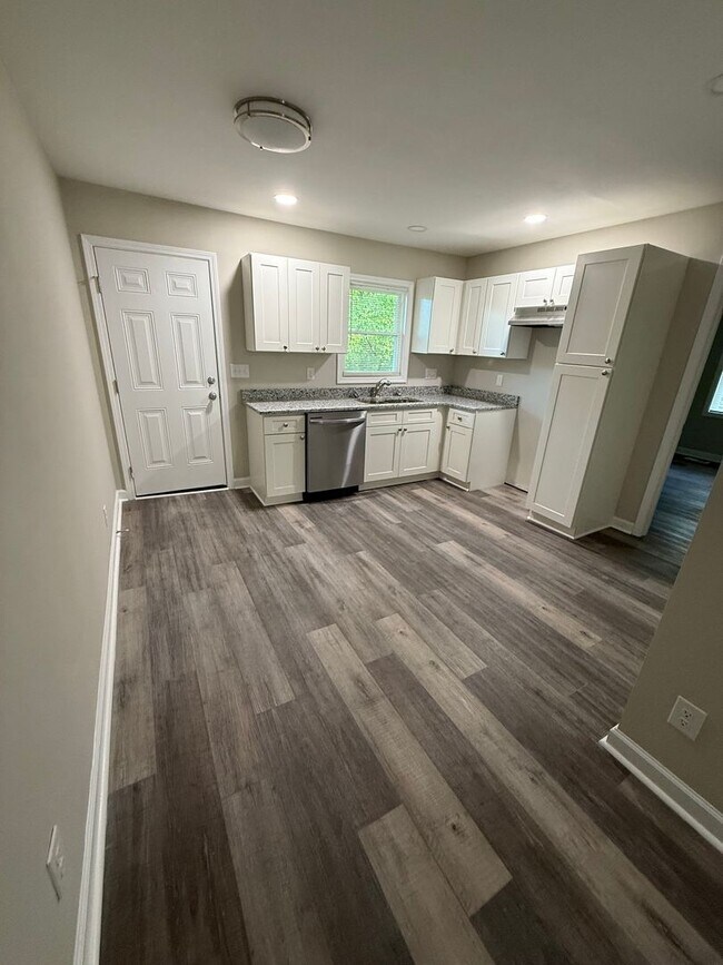 Building Photo - 116 Bennett Ct