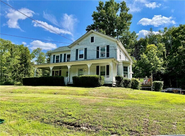 Building Photo - 17 Ribbecke Hill Rd