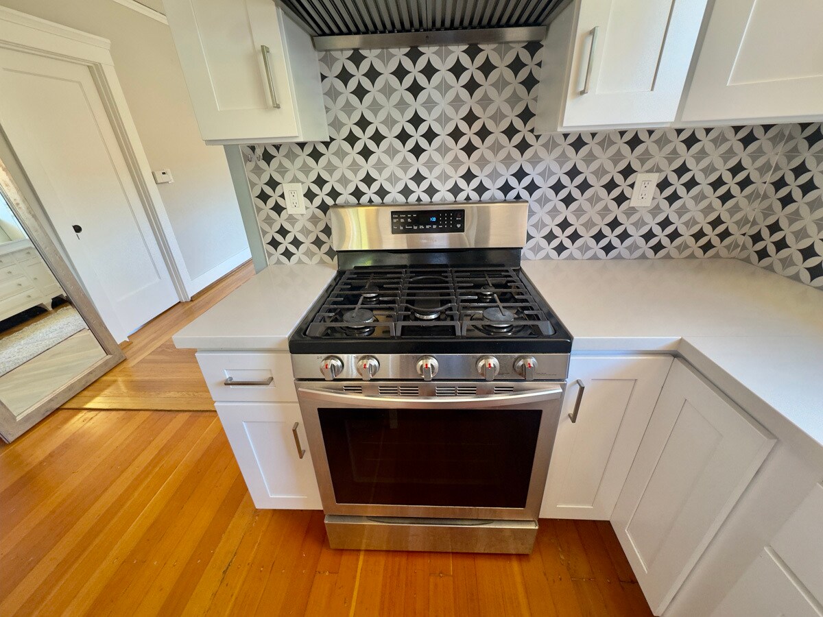 Building Photo - 2309 Derby St