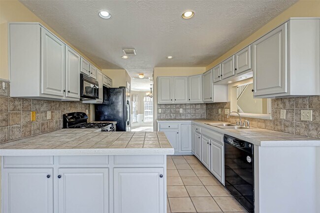 Building Photo - 13410 Lynnville Dr