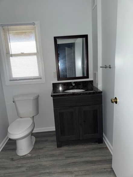 Building Photo - 9492 Linden Rd