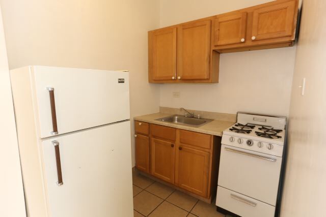 Building Photo - 4856 N Damen Ave