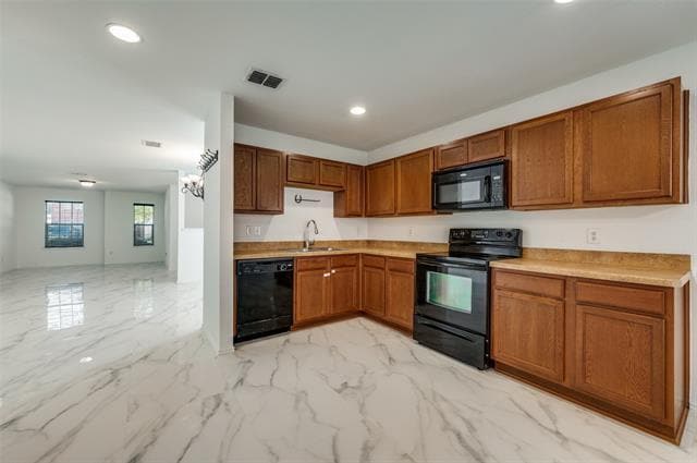 Building Photo - 12841 Serenity Dr