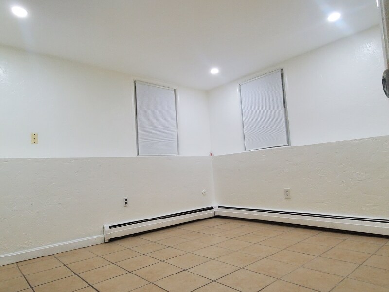 Building Photo - 116 Newman St