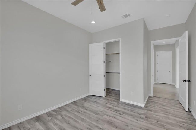 Building Photo - 303 Highlander Ct