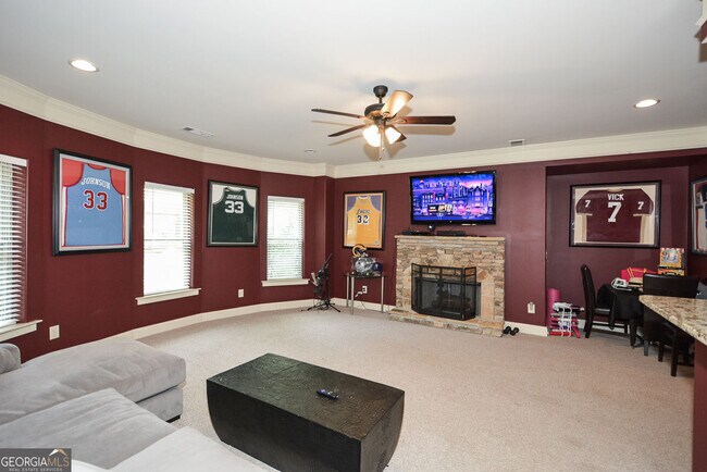 Building Photo - 2210 Spalding Dr