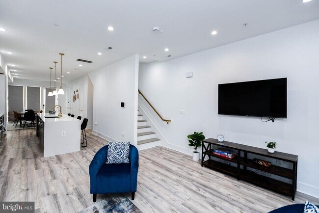 Building Photo - 4202 3rd St NW