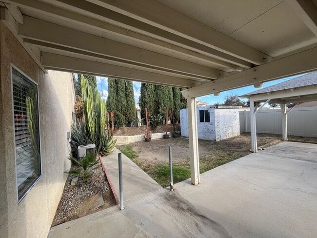 Building Photo - 39510 Sunrose Dr