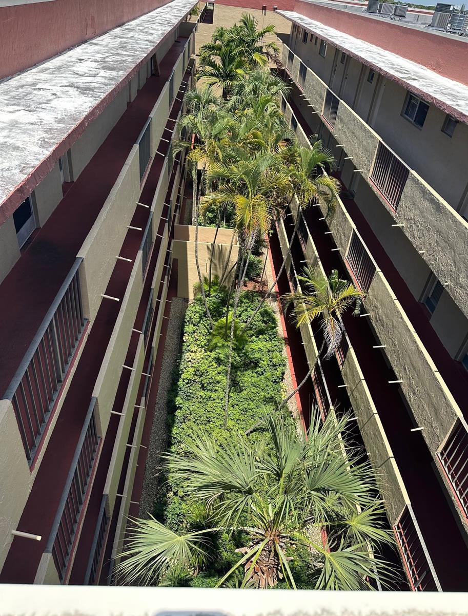 Building Photo - 406 NW 68th Ave