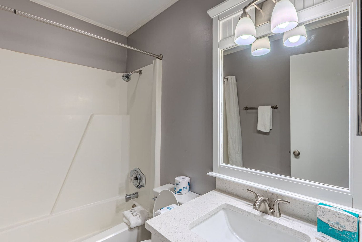 Building Photo - 21 Lagoon Rd