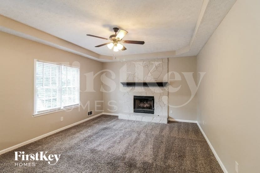 Building Photo - 1580 Summit Point