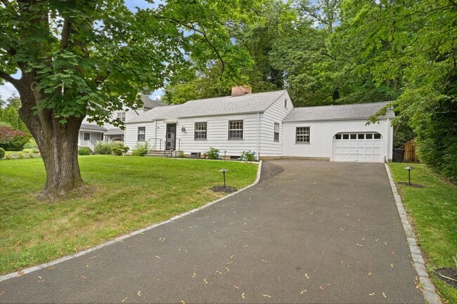 Primary Photo - 35 Skylark Rd