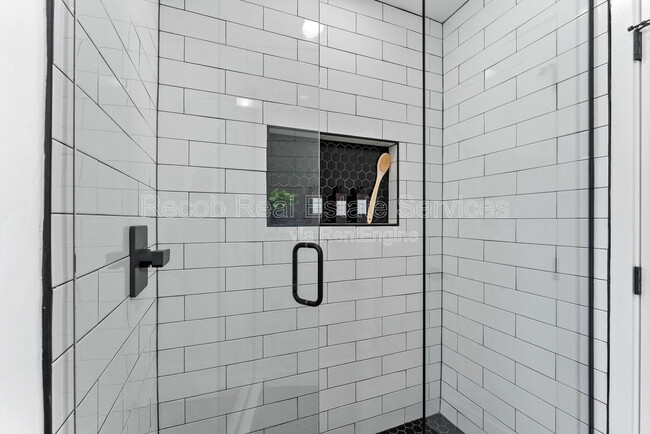 Building Photo - 5250 Adams Ave