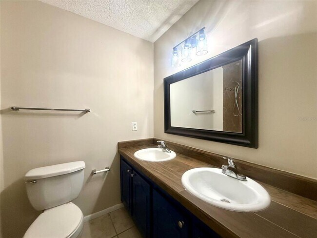 Building Photo - 534 Orange Dr