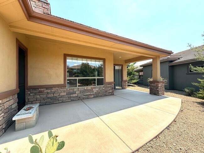 Building Photo - Beautiful home in Prescott Lakes