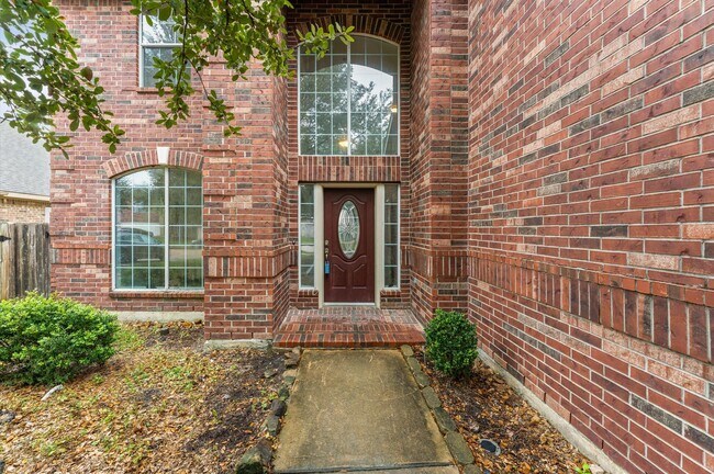 Building Photo - 16927 Terrace Park Dr