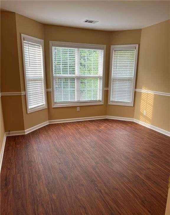 Building Photo - 1020 Olde Roswell Grove